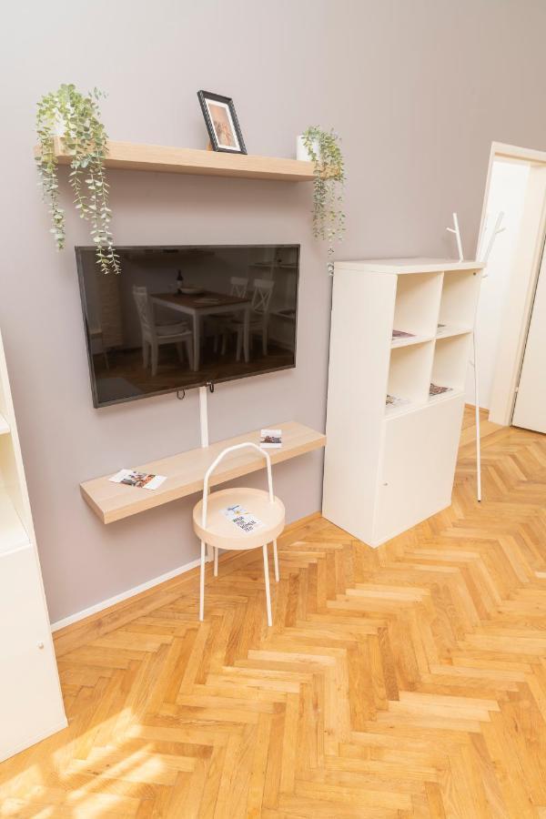 Die Fromme Hermine Vienna Exterior photo
