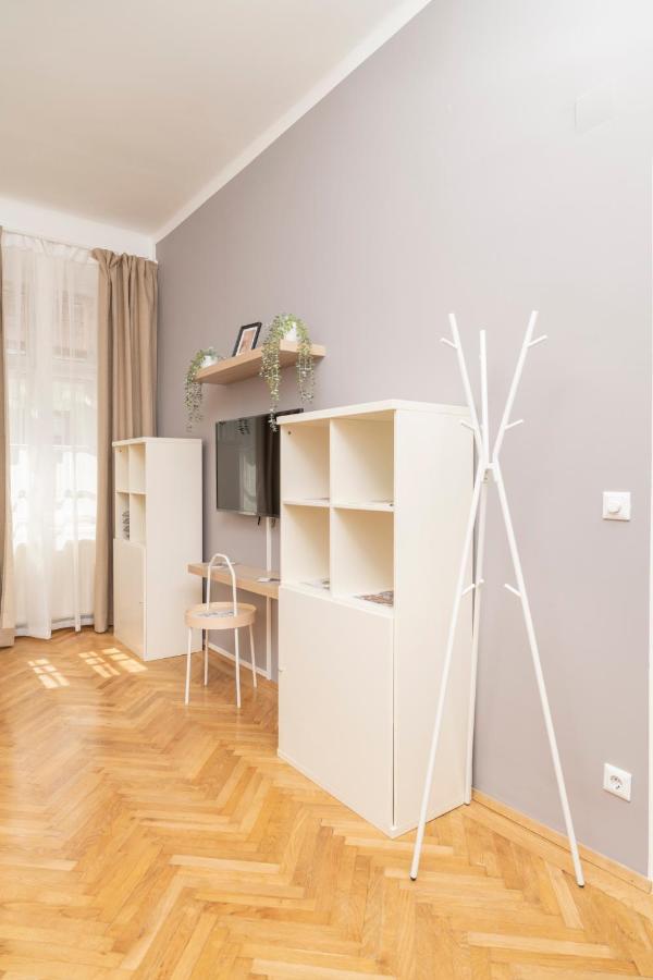 Die Fromme Hermine Vienna Exterior photo